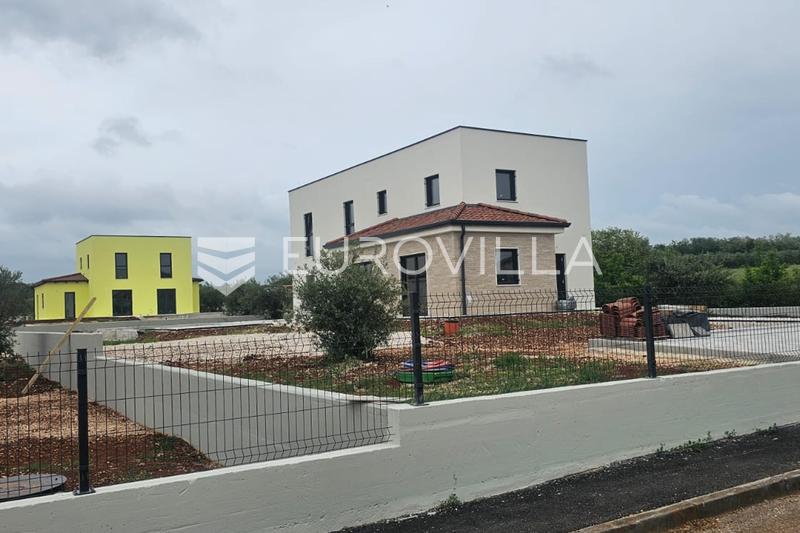 Istra, Poreč, mediteranska vila s bazenom i velikim vrtom