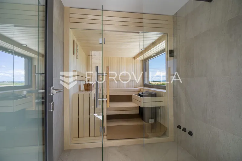 Istra, Brtonigla, vrhunska villa 186 m² s bazenom 41 m², saunom i jacuzzijem s pogledom na more i Buje 36