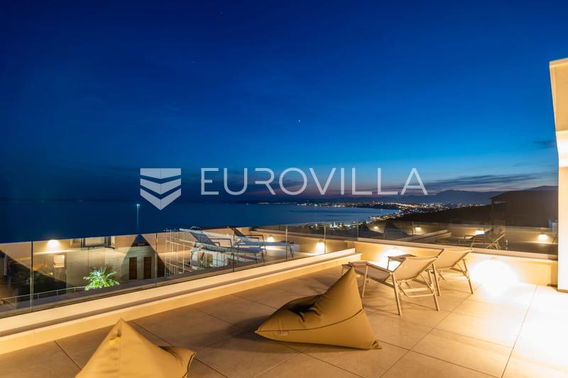 Podstrana, moradia recém-construída com piscina e vistas panorâmicas para o mar - 34