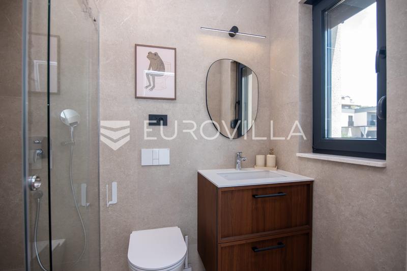 Podstrana, moradia recém-construída com piscina e vistas panorâmicas para o mar - 33