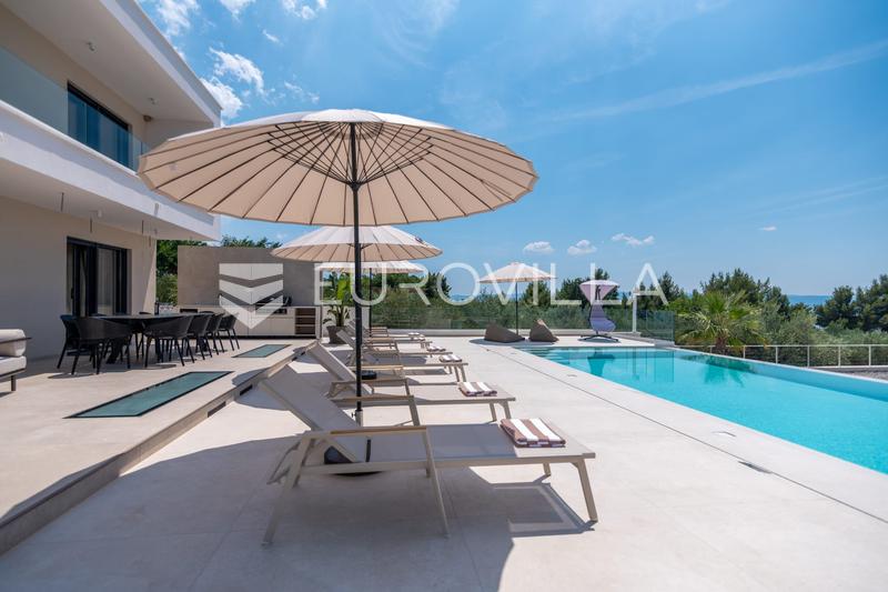 Podstrana, moradia recém-construída com piscina e vistas panorâmicas para o mar - 13