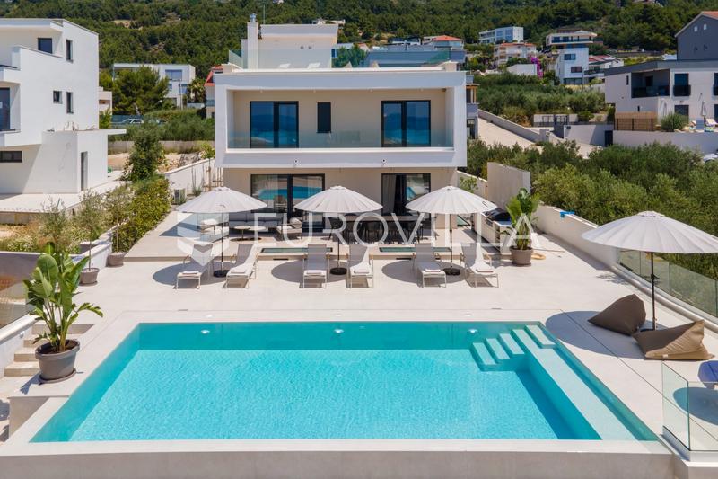 Podstrana, moradia recém-construída com piscina e vistas panorâmicas para o mar - 37