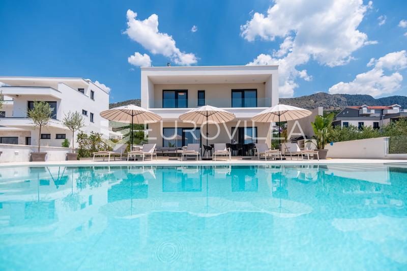 Podstrana, moradia recém-construída com piscina e vistas panorâmicas para o mar - 19