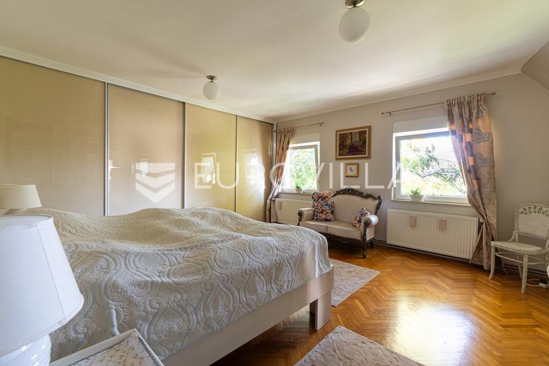 Osijek, Retfala - Belle Maison Familiale avec Garage, Jardin - 6