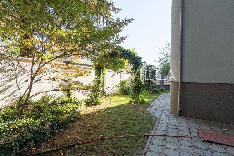 Osijek, Retfala - Belle Maison Familiale avec Garage, Jardin - 19