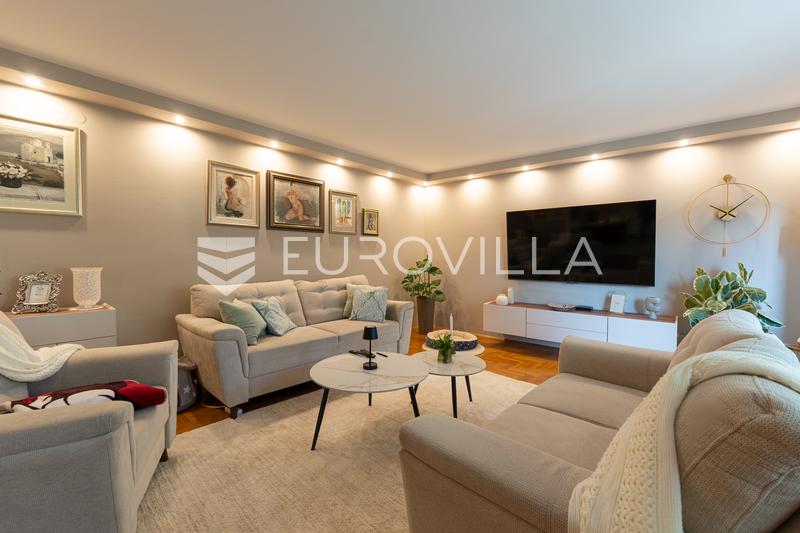 Osijek, Retfala - Belle Maison Familiale avec Garage, Jardin - 2
