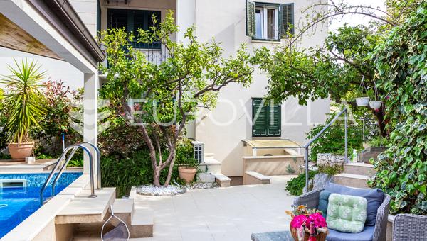 Split, Varos, auténtica casa de piedra con piscina y sauna