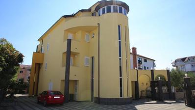 Vodice, atraktivna vila 850 m²