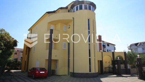 Vodice, smuk villa 850 m²