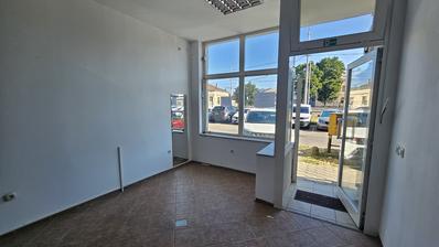 Osijek, Gornji grad, Najam, poslovni prostor 64 m² uz spremište od 26 m²