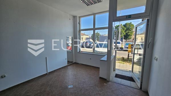 Osijek, Gornji Grad - Local commercial à louer, 64 m² avec façade sur rue