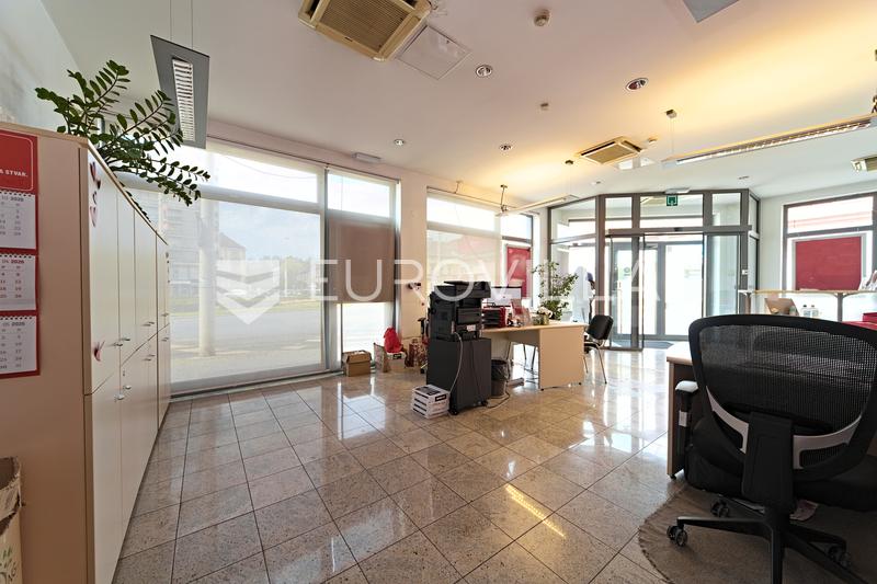 Osijek, City Centre - Commercial Space in an Attractive and High-Traffic Location, 133 m² - 9