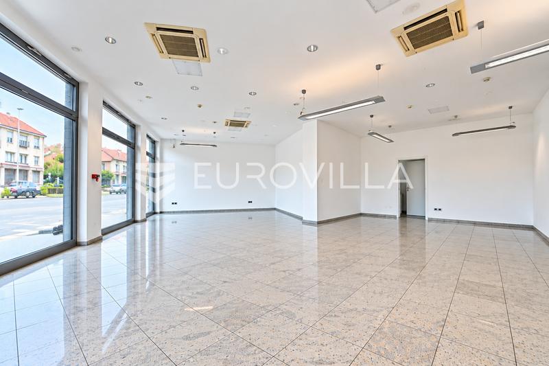 Osijek, City Centre - Commercial Space in an Attractive and High-Traffic Location, 133 m² - 3