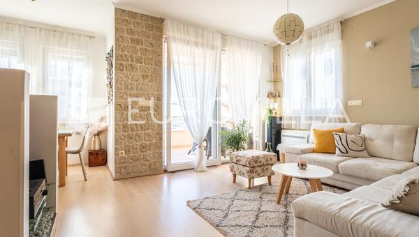 Split, Žnjan, dvosoban stan za dugoročan najam s pogledom na more