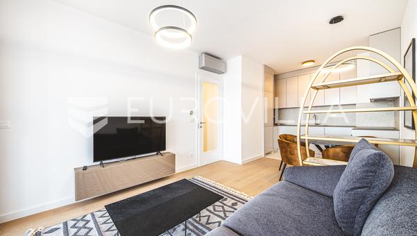 Zagreb, Donje Svetice, 48 m²'lik otoparklı çekici iki odalı daire
