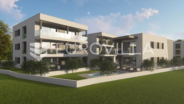 Istria, Medulin, amplio apartamento con 4 dormitorios, aparcamiento, ascensor