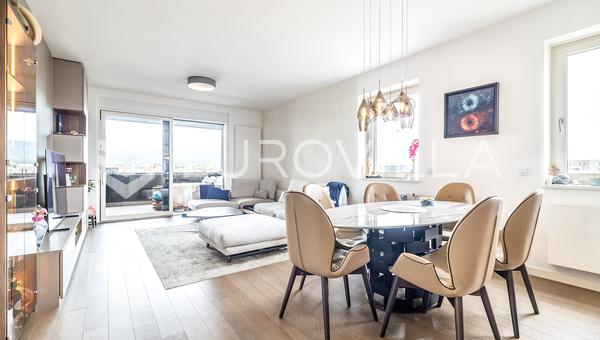 Zagreb, Heinzelova VMD, luksuzan peterosoban stan 144 m², dva garažna parkirna mjesta, spremište
