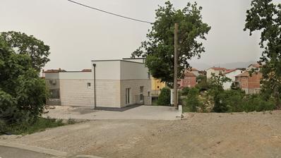 Rijeka, Srdoči, NOVOGRADNJA, jednosoban stan s dnevnim boravkom 55 m2 i krovnom terasom, parking