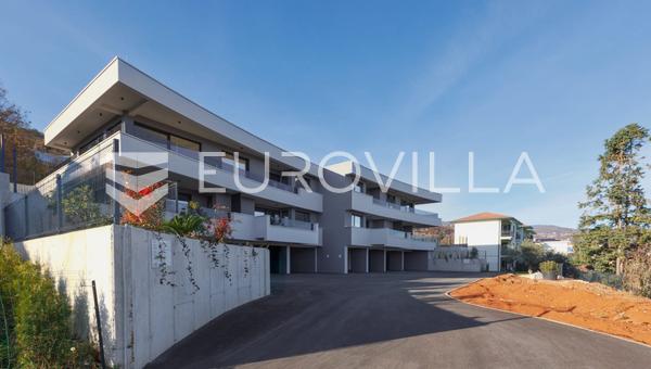 Lovran, apartamento de lujo de nueva construcción con vistas panorámicas al mar