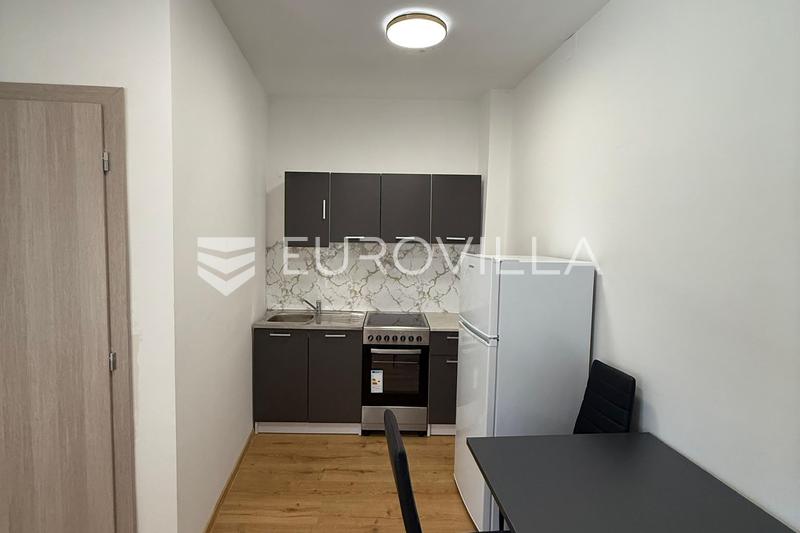 Karlovac, Banija, 70 m² hus, renoveret, med 2 lejligheder - 1