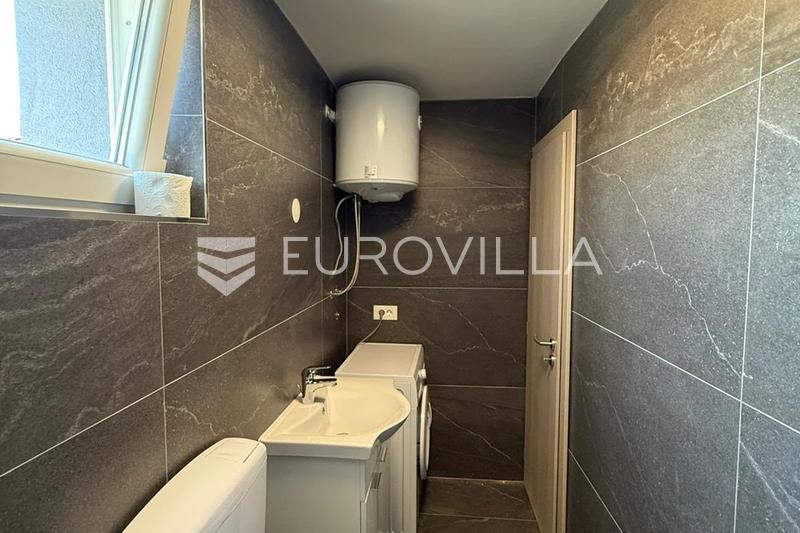 Karlovac, Banija, 70 m² hus, renoveret, med 2 lejligheder - 11