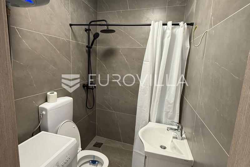 Karlovac, Banija, 70 m² hus, renoveret, med 2 lejligheder - 12