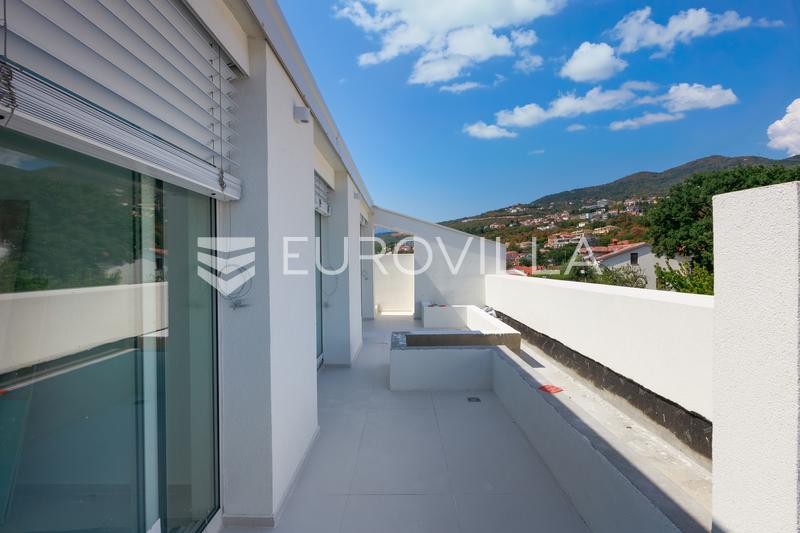 Opatija Privé, exclusivo ático de tres habitaciones 97,2 m², piscina, gimnasio - 16
