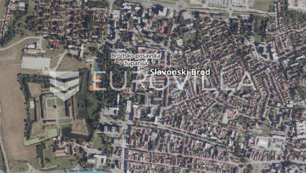 Slavonski Brod, Şehir Merkezi - Çekici Arsa, 912 m²