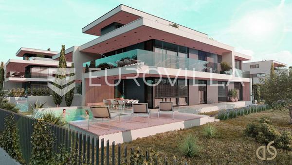 Istra, Rovinj - Ylellinen kaksikerroksinen kolmen makuuhuoneen huoneisto 1. kerroksessa, NKP 173,64 m2, jossa on loggia 