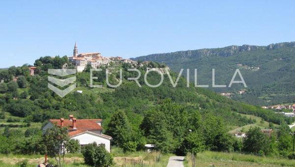 Ístria, Buzet, terreno edificável com projeto conceitual