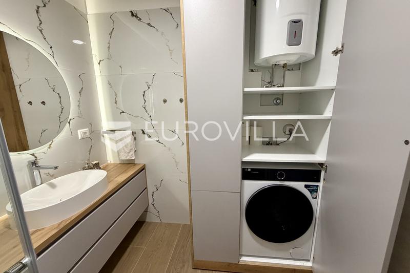 Pula, szélesebb központ, hosszú távú bérbeadás egy designer lakásban, új építésű épületben, garázzsal - 15