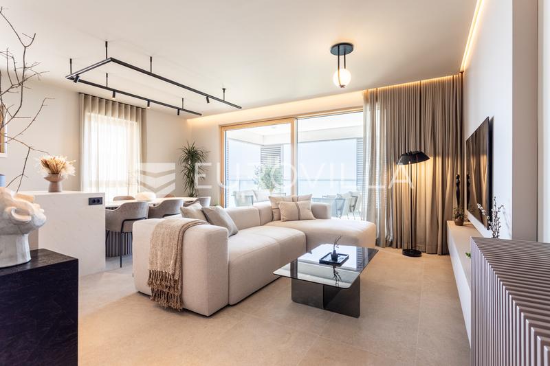 Split, Bel Etage 2, luxury two-bedroom apartment 88sqm, sea view, parking, long-term