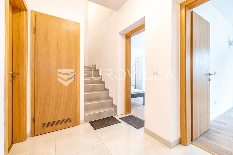 Zagreb, Jarun, møbleret fireværelses lejlighed 116,04 m² - 5