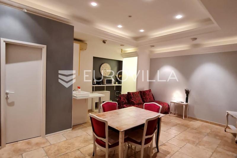 Karlovac, Center, apartment 50 m², renovated in a great location