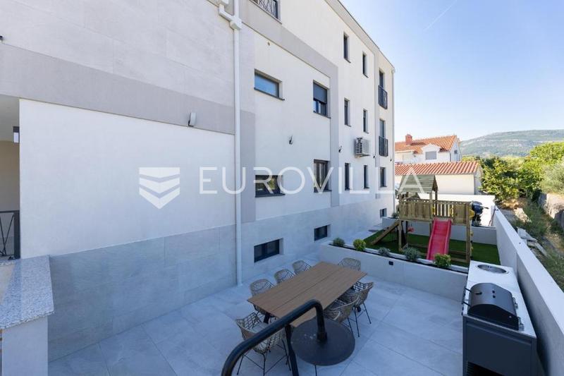 Kastela - casa con dos unidades residenciales separadas y dos piscinas - 21