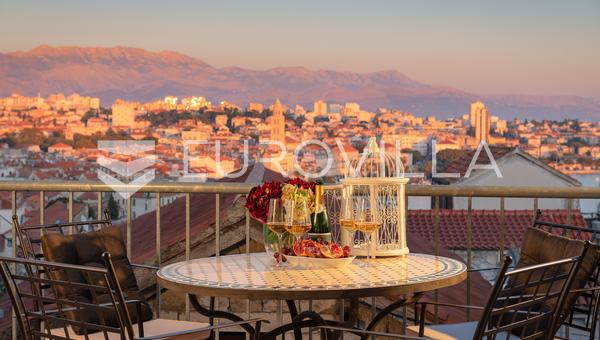 Split, Marjan, manzaralı lüks üç yatak odalı daire, kısa dönem
