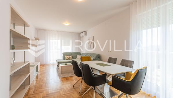 Varaždin, Pos naselje, novouređen trosoban stan površine 77 m²
