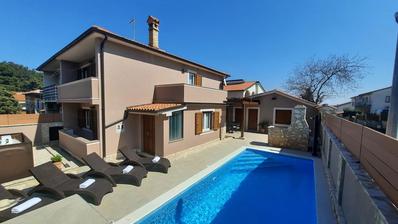 Istria, Pula, house with swimming pool for long-term rental near the center