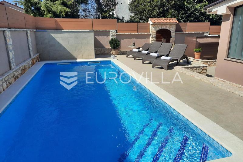 Istrie, Pula, maison avec piscine à louer à long terme près du centre - 2