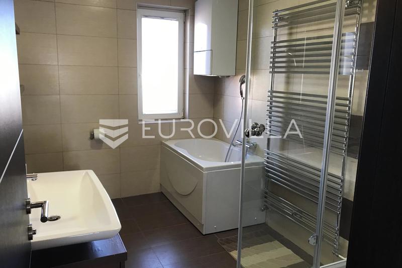 Istrie, Pula, maison avec piscine à louer à long terme près du centre - 12