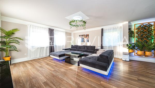 Zagreb, Podsused - Lys 116,46 m² penthouse med en 15 m² terrasse, der tilbyder åben udsigt og parkering