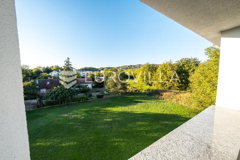 Zagreb, Podsused - Lys 116,46 m² toppleilighet med en 15 m² terrasse som tilbyr åpen utsikt og parkering - 15