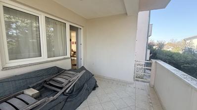 Istra, Ližnjan, dvosoban stan u prizemlju s prostranom natkrivenom terasom i vrtom