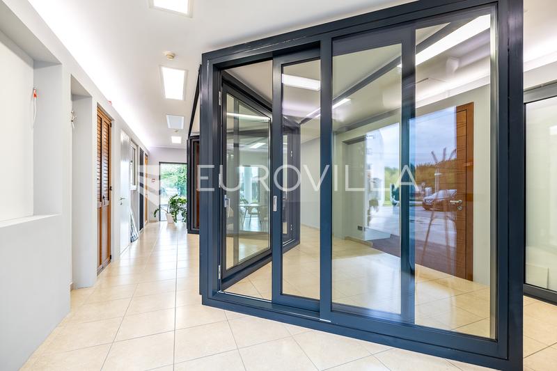 Zagreb, Jankomir, erhvervs- og lagerhal 853 m² med kontorlokaler 56 m². - 9