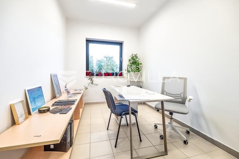 Zagreb, Jankomir, erhvervs- og lagerhal 853 m² med kontorlokaler 56 m². - 8
