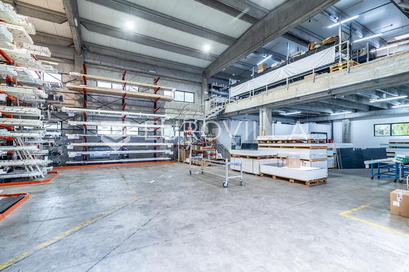 Zagreb, Jankomir, erhvervs- og lagerhal 853 m² med kontorlokaler 56 m². - 2