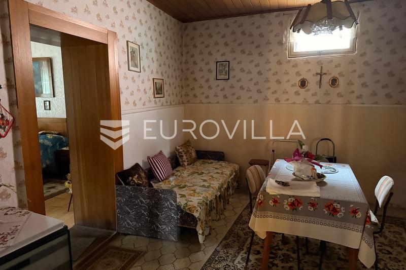 Vinkovci, Centrum, Huis van 211 m² op 740 m² Grond - 13