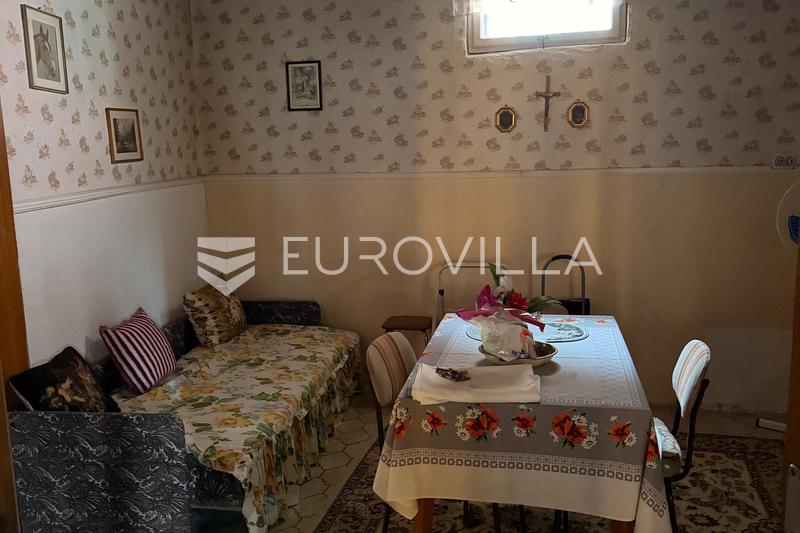 Vinkovci, Centrum, Huis van 211 m² op 740 m² Grond - 11