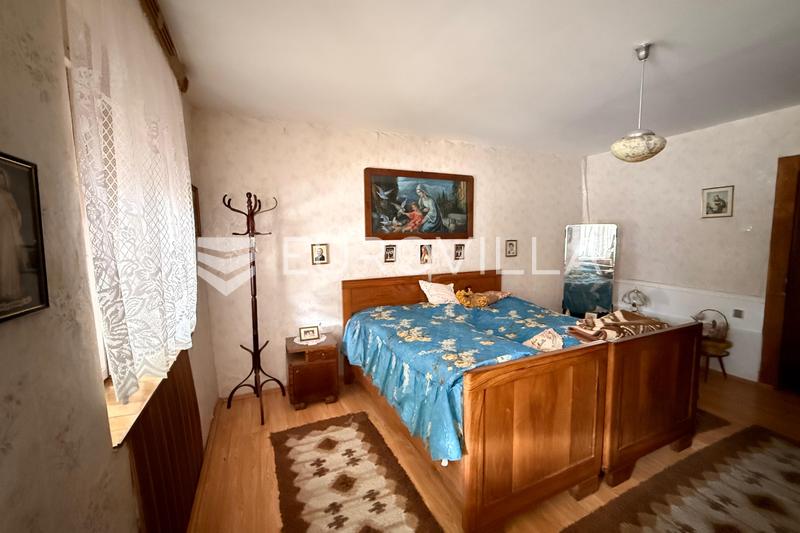 Vinkovci, Centrum, Huis van 211 m² op 740 m² Grond - 10