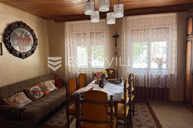 Vinkovci, Centrum, Huis van 211 m² op 740 m² Grond - 4